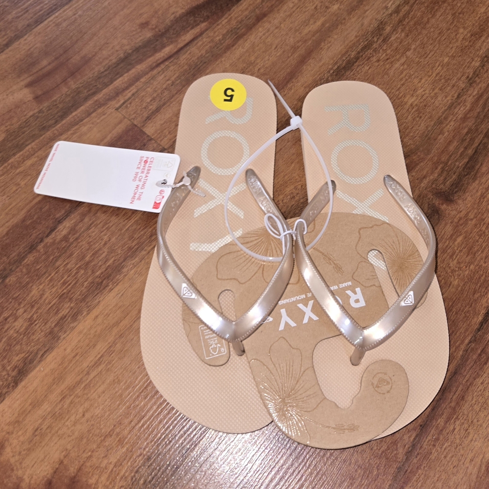 Roxy Women's Tan Flip Flops